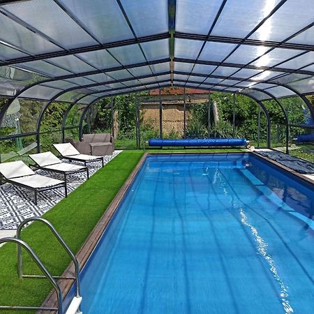 La Petellerie, Maison De Campagne Avec Piscine Pour Un Sejour Detente Moyon Bagian luar foto