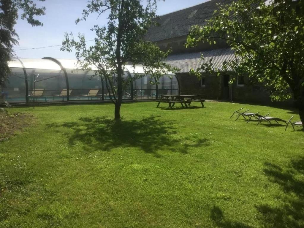 La Petellerie, Maison De Campagne Avec Piscine Pour Un Sejour Detente Moyon Bagian luar foto