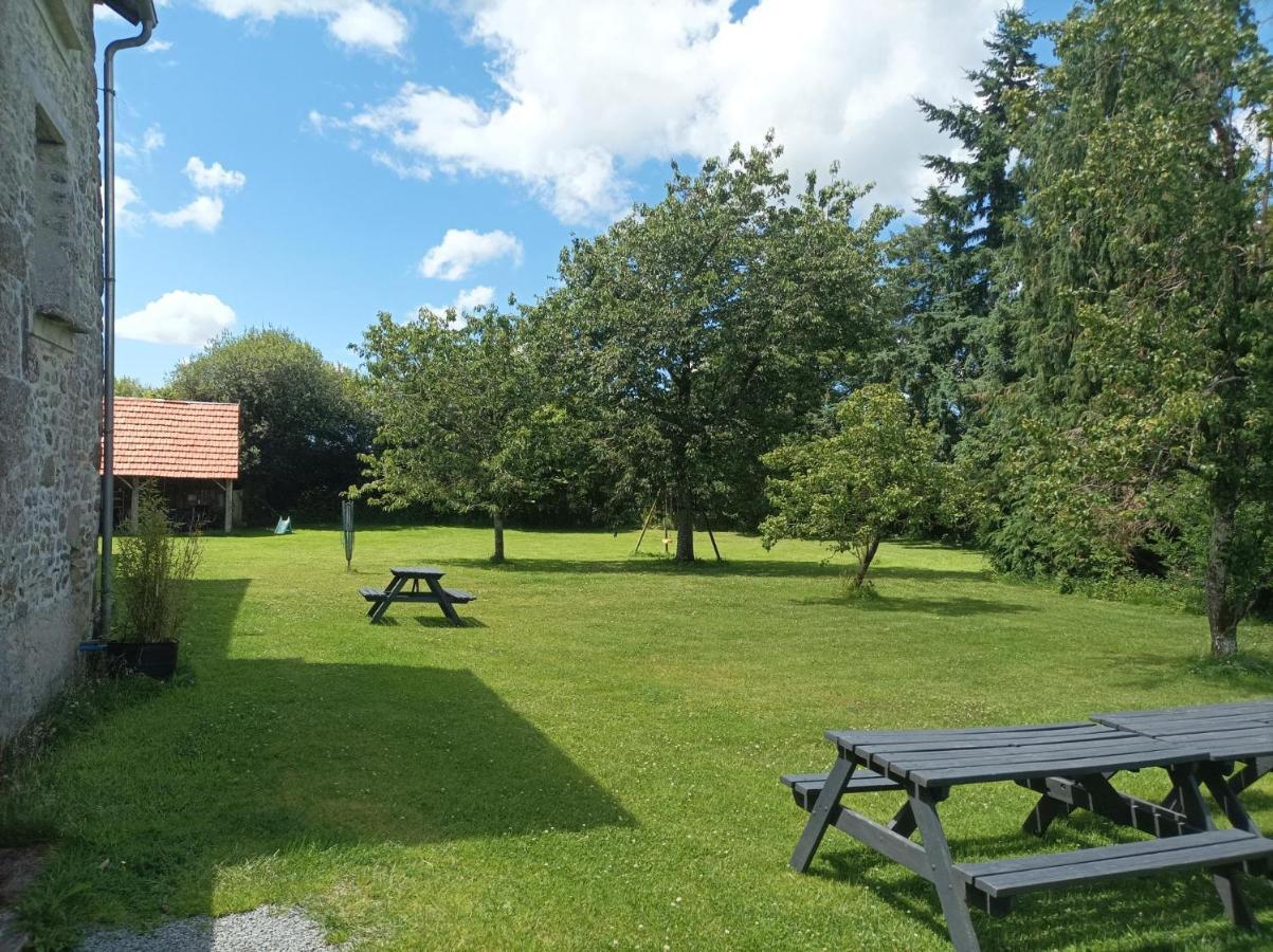 La Petellerie, Maison De Campagne Avec Piscine Pour Un Sejour Detente Moyon Bagian luar foto